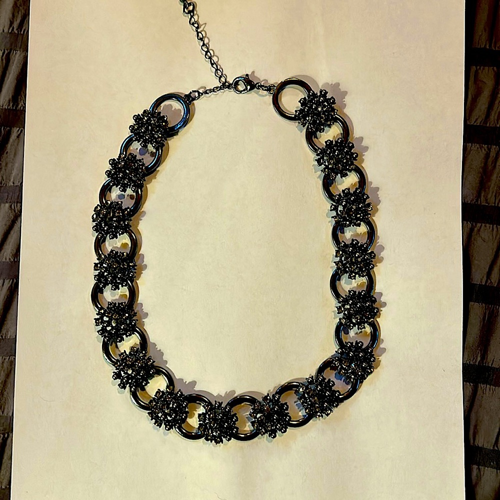 Fashion jewelry necklace, adjustable to 20”